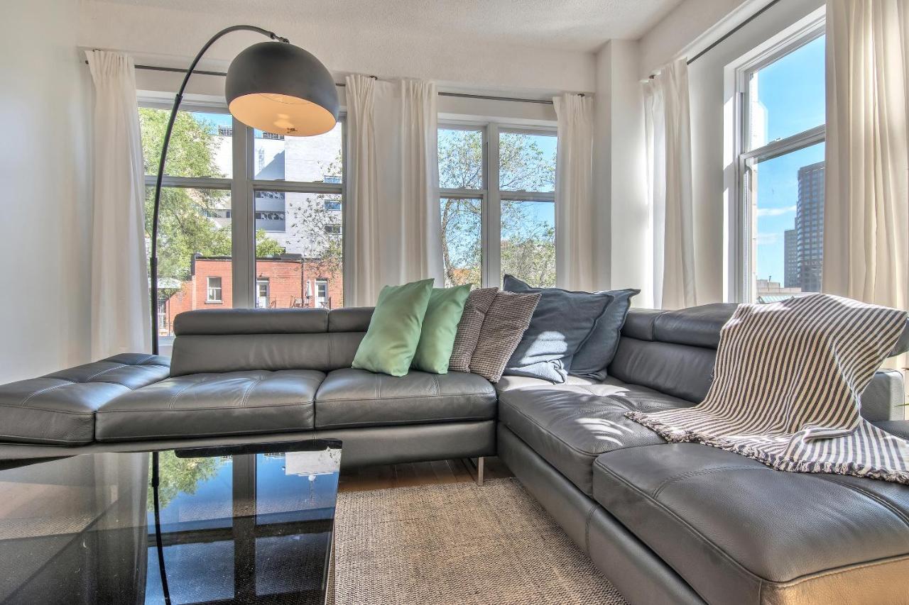 Place-Des-Arts Suites Монреал Екстериор снимка