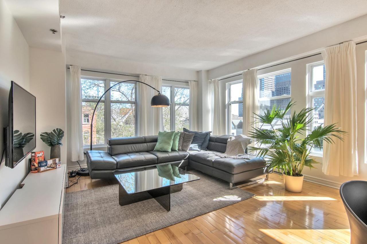 Place-Des-Arts Suites Монреал Екстериор снимка