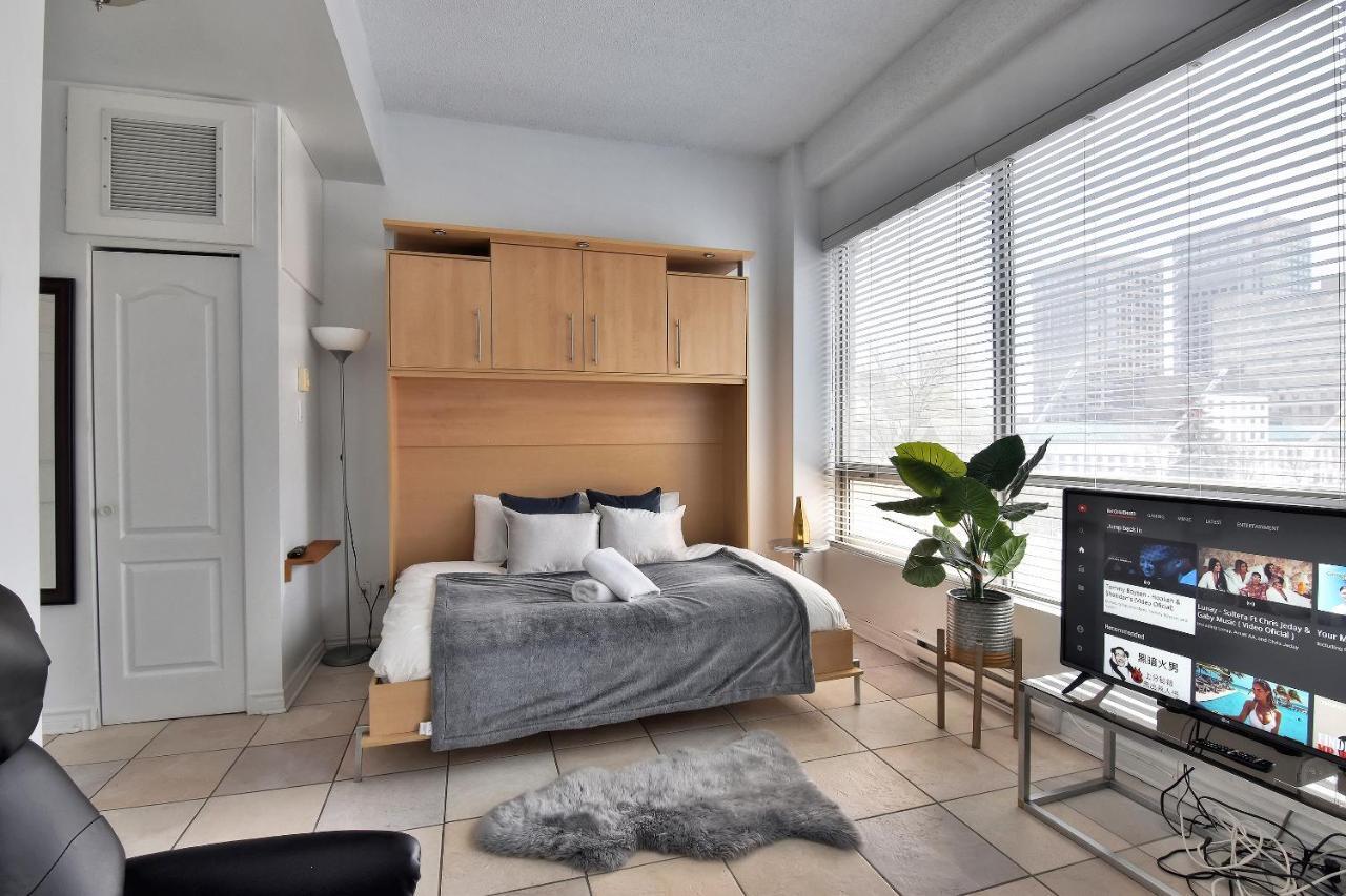 Place-Des-Arts Suites Монреал Екстериор снимка