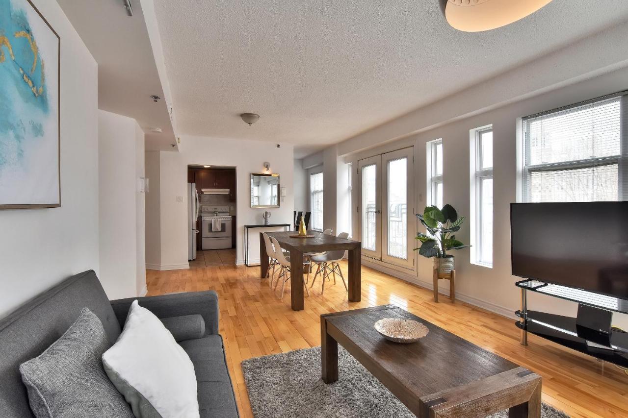 Place-Des-Arts Suites Монреал Екстериор снимка
