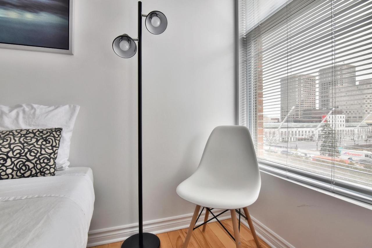 Place-Des-Arts Suites Монреал Екстериор снимка